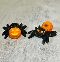 Load image into Gallery viewer, Mini 3D Printed Creatures **BUG COLLECTION**