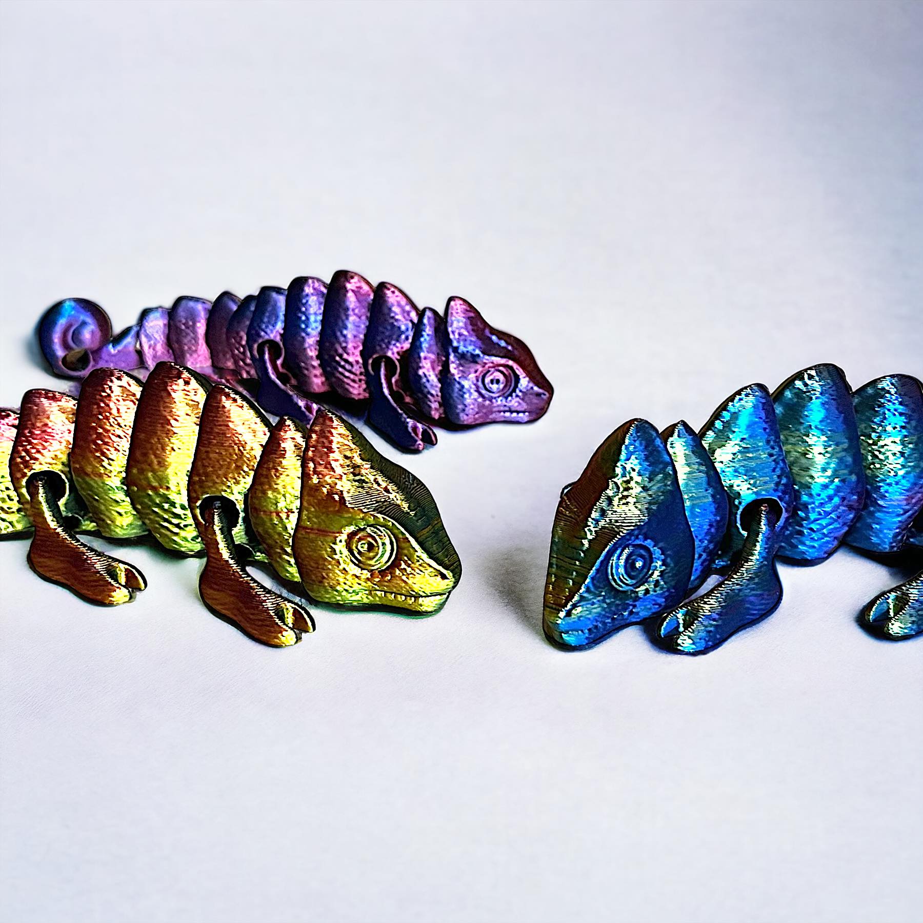 3D Printed Metallic Rainbow Chameleon Keychain – GressCustoms
