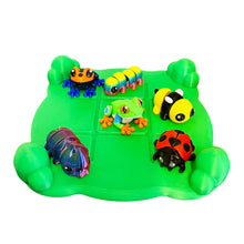 Load image into Gallery viewer, Critter Stump Tic-Tac-Toe (Game Board &amp; 10 Mini Bugs, Lizards, Frogs)
